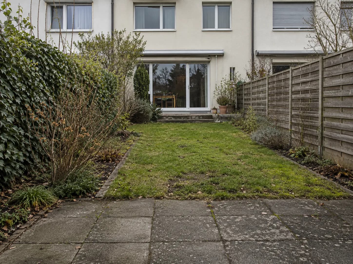 Ein grünes Zimmer: der Garten vor dem Umbau